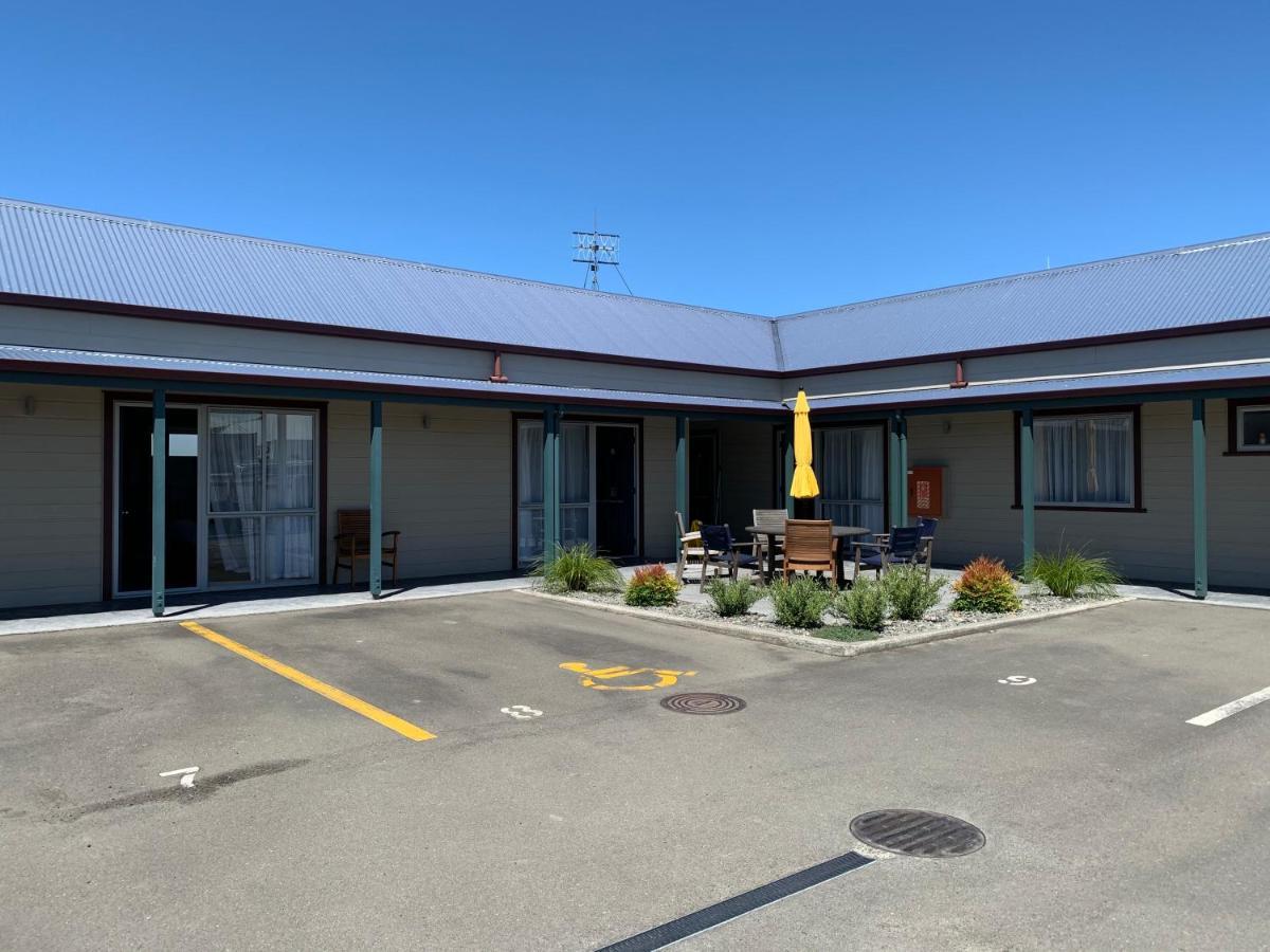 Fergussons Motor Lodge Waipukurau Exterior photo