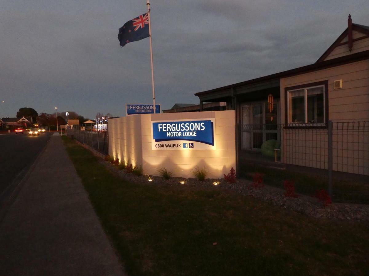 Fergussons Motor Lodge Waipukurau Exterior photo